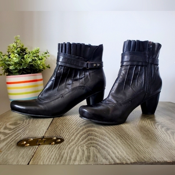 Arnold  churgin leather Victorian pleated top boots. Size 40 (9.5) - Picture 1 of 11